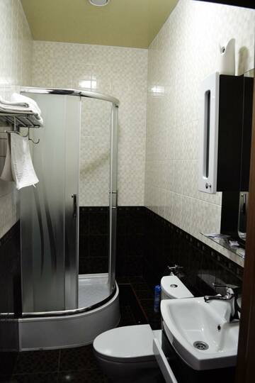 Фото номера Номер комфорт с 2 односпальными кроватями Гостиница Lotus Hotel &amp; Spa г. Саратов 4