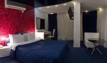 Фото номера Полулюкс Гостиница X&amp;O Hotel г. Саратов 11