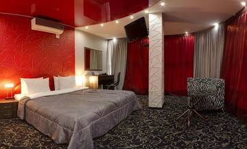 Фото номера Полулюкс Гостиница X&amp;O Hotel г. Саратов 9