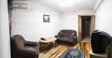 Фото номера Двухкомнатный люкс  Гостиница Словакия г. Саратов 4